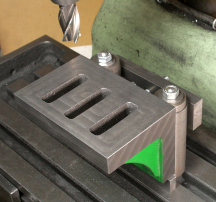 Angle plate machining using a cylindrical square.